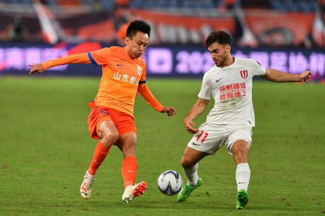 1727362340730057329.jpg (体育)(6)足球——足协杯:山东泰山队晋级决赛XxjpseC007171_20240924_PEPFN0A001 (1).jpg